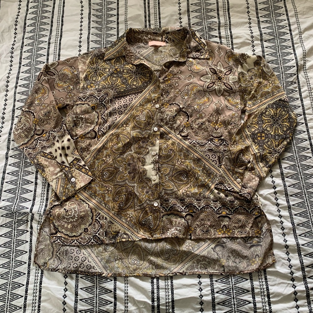 Charmed Hearts | Paisley Silky Button-Up Shirt Size Medium